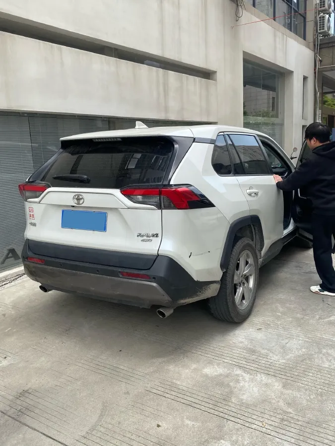 2020 Toyota RAV4 2.0L 171HP L4 CVT,autocango,china used car exporter,china ev exporter,chinese used car exporter,chinese used ev exporter