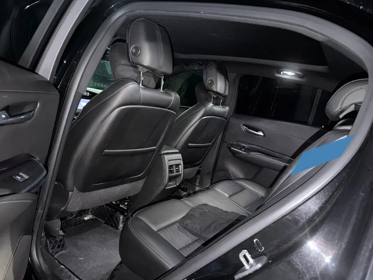 2021 Cadillac XT4 2.0T 237HP L4 9AT,autocango,china used car exporter,china ev exporter,chinese used car exporter,chinese used ev exporter