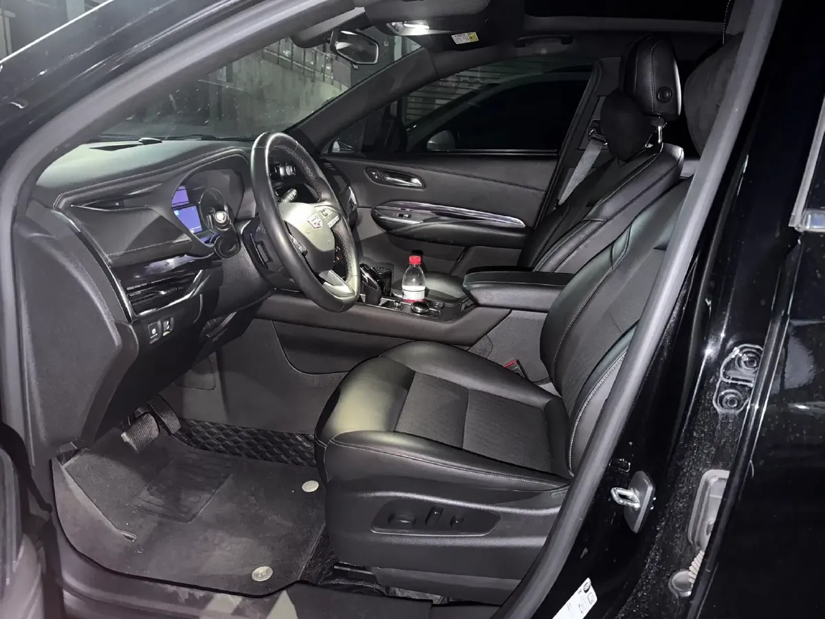 2021 Cadillac XT4 2.0T 237HP L4 9AT,autocango,china used car exporter,china ev exporter,chinese used car exporter,chinese used ev exporter