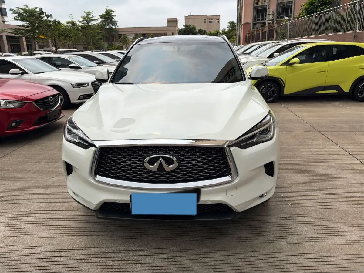 2018 Infiniti QX30 2.0T 211HP L4 7DCT,autocango,china used car exporter,china ev exporter,chinese used car exporter,chinese used ev exporter