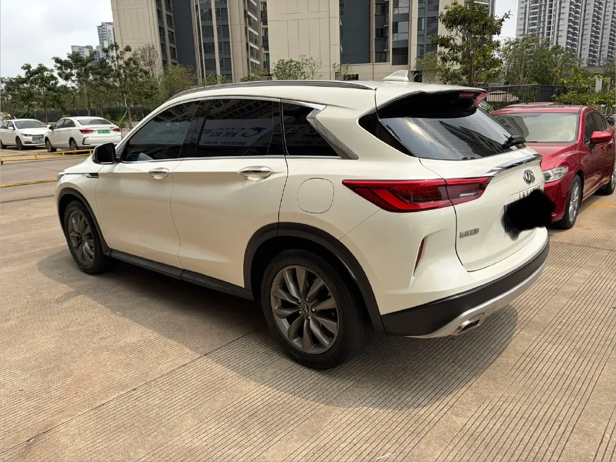 2018 Infiniti QX30 2.0T 211HP L4 7DCT,autocango,china used car exporter,china ev exporter,chinese used car exporter,chinese used ev exporter