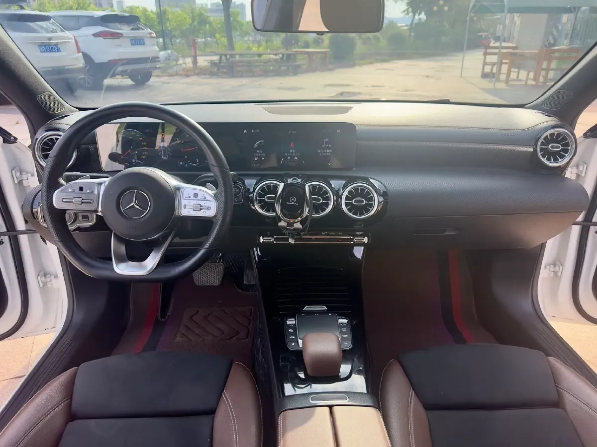 2021 Mercedes-Benz A Class 1.3T 163HP L4 7DCT,autocango,china used car exporter,china ev exporter,chinese used car exporter,chinese used ev exporter