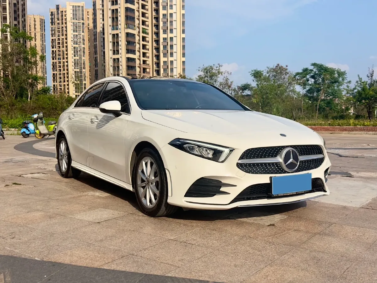 2021 Mercedes-Benz A Class 1.3T 163HP L4 7DCT,autocango,china used car exporter,china ev exporter,chinese used car exporter,chinese used ev exporter