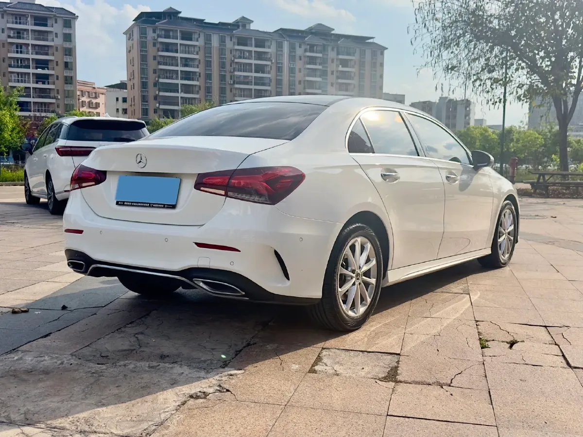 2021 Mercedes-Benz A Class 1.3T 163HP L4 7DCT,autocango,china used car exporter,china ev exporter,chinese used car exporter,chinese used ev exporter