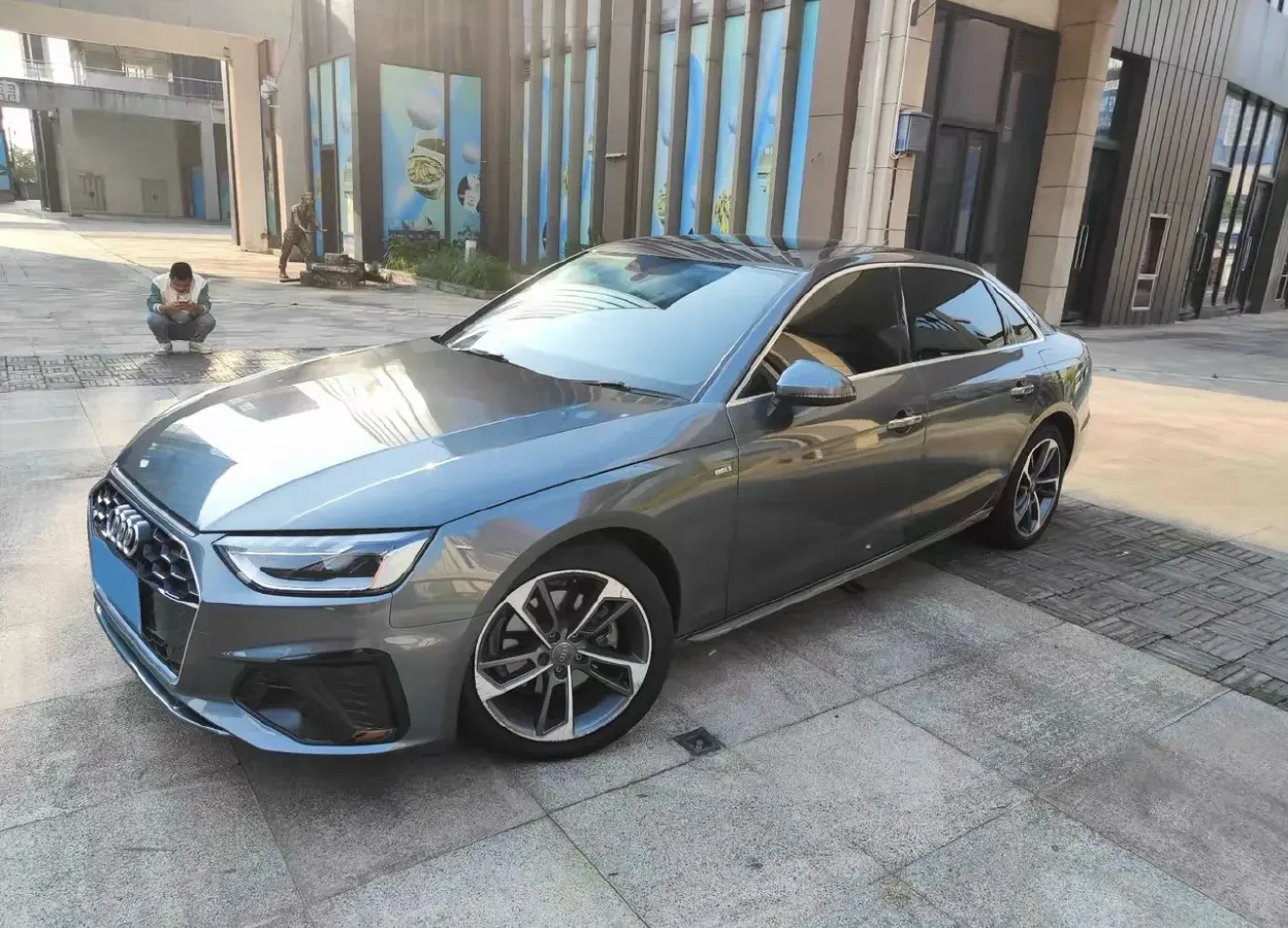 2020 Audi A4L 2.0T 190HP L4 7DCT,autocango,china used car exporter,china ev exporter,chinese used car exporter,chinese used ev exporter
