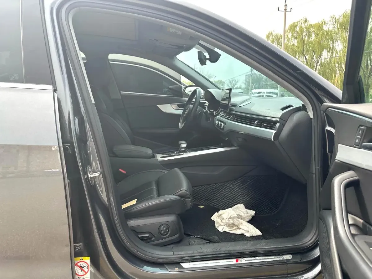 2020 Audi A4L 2.0T 190HP L4 7DCT,autocango,china used car exporter,china ev exporter,chinese used car exporter,chinese used ev exporter