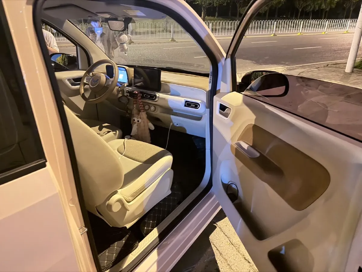 2024 WuLing HongGuang MINI EV BEV 17.3KWH,autocango,china used car exporter,china ev exporter,chinese used car exporter,chinese used ev exporter