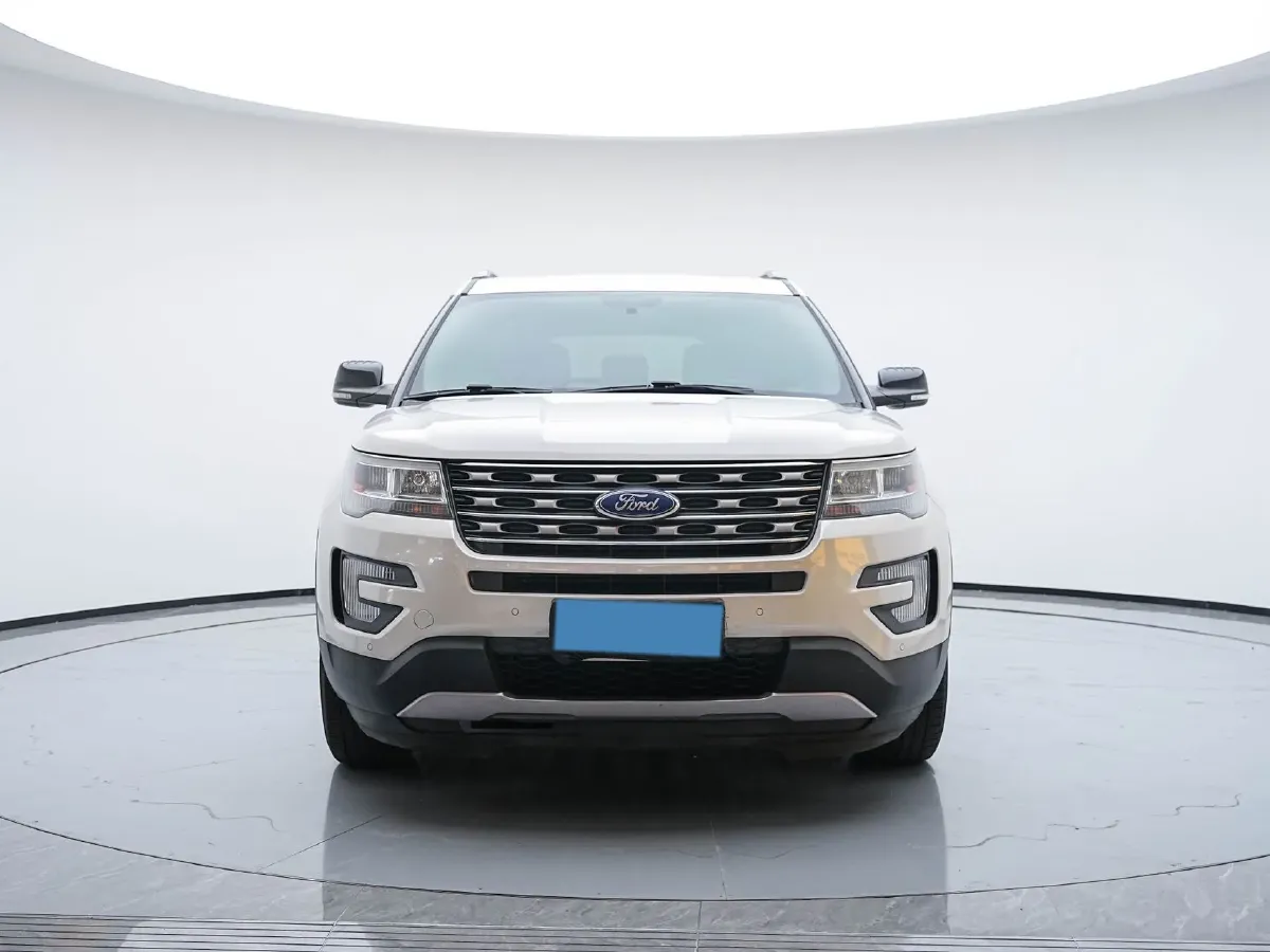 2017 Alfa Romeo Giulia 2.0T 280HP L4 8AT,autocango,china used car exporter,china ev exporter,chinese used car exporter,chinese used ev exporter