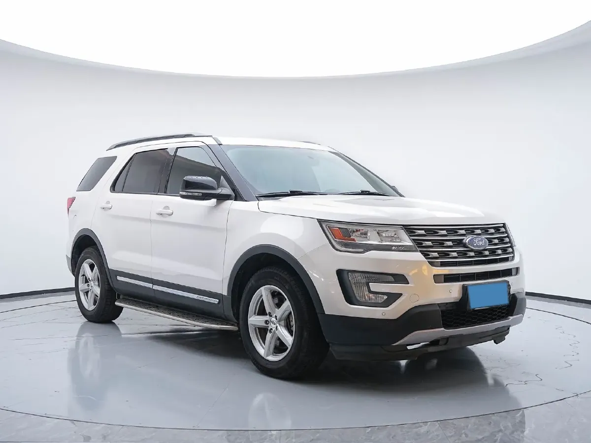 2017 Alfa Romeo Giulia 2.0T 280HP L4 8AT,autocango,china used car exporter,china ev exporter,chinese used car exporter,chinese used ev exporter