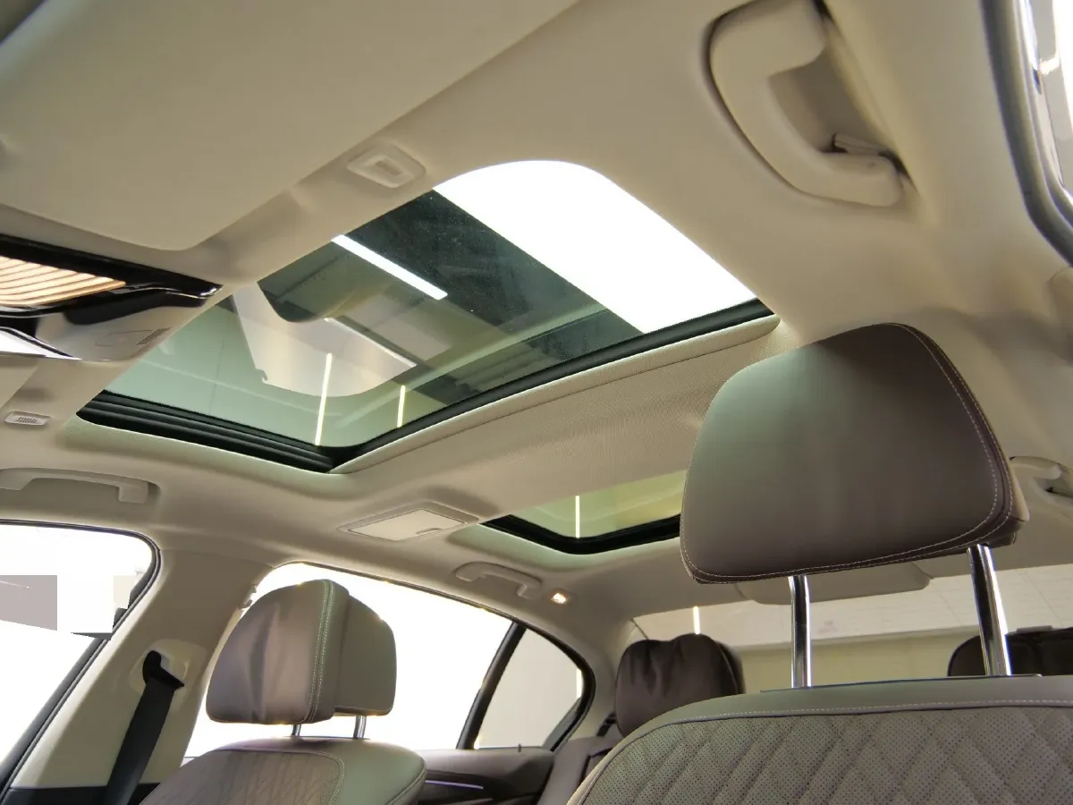 2020 BMW 5 Series 2.0T 252HP L4 8AT,autocango,china used car exporter,china ev exporter,chinese used car exporter,chinese used ev exporter