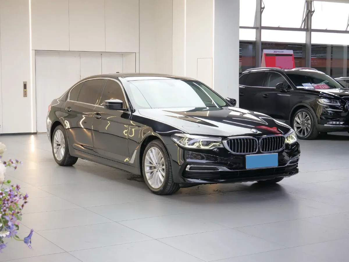 2020 BMW 5 Series 2.0T 252HP L4 8AT,autocango,china used car exporter,china ev exporter,chinese used car exporter,chinese used ev exporter