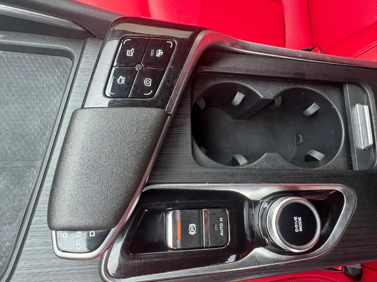 2020 ChangAn UNI-T 1.5T 180HP L4 7DCT,autocango,china used car exporter,china ev exporter,chinese used car exporter,chinese used ev exporter