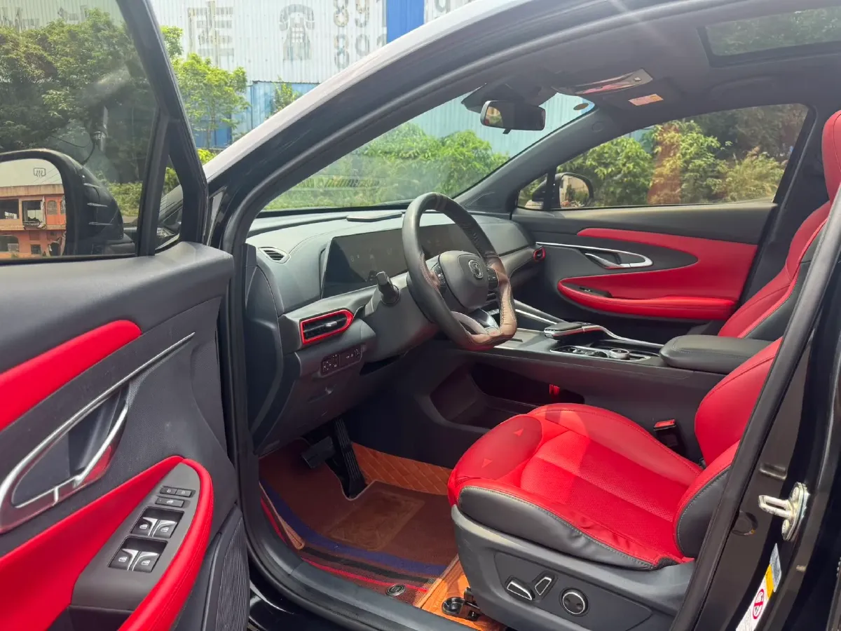 2020 ChangAn UNI-T 1.5T 180HP L4 7DCT,autocango,china used car exporter,china ev exporter,chinese used car exporter,chinese used ev exporter