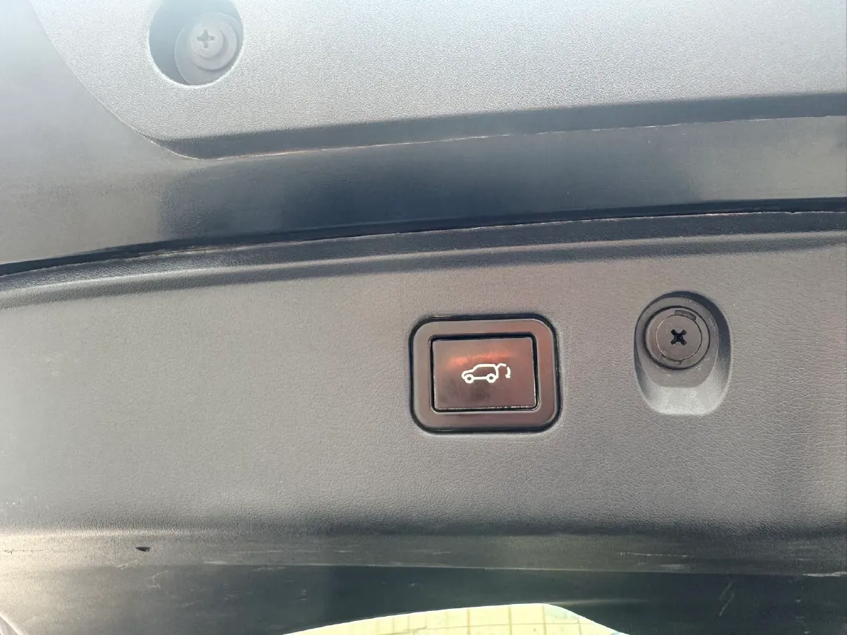 2020 ChangAn UNI-T 1.5T 180HP L4 7DCT,autocango,china used car exporter,china ev exporter,chinese used car exporter,chinese used ev exporter