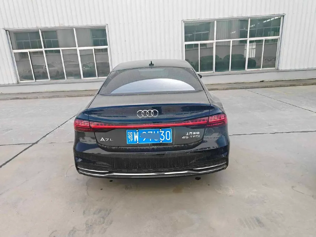 2024 Audi A7L 2.0T 245HP L4 7DCT,autocango,china used car exporter,china ev exporter,chinese used car exporter,chinese used ev exporter