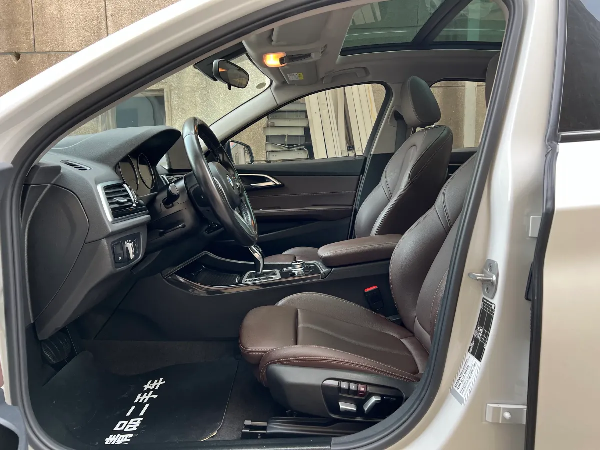 2023 BMW 1 Series 1.5T 136HP L3 7DCT,autocango,china used car exporter,china ev exporter,chinese used car exporter,chinese used ev exporter