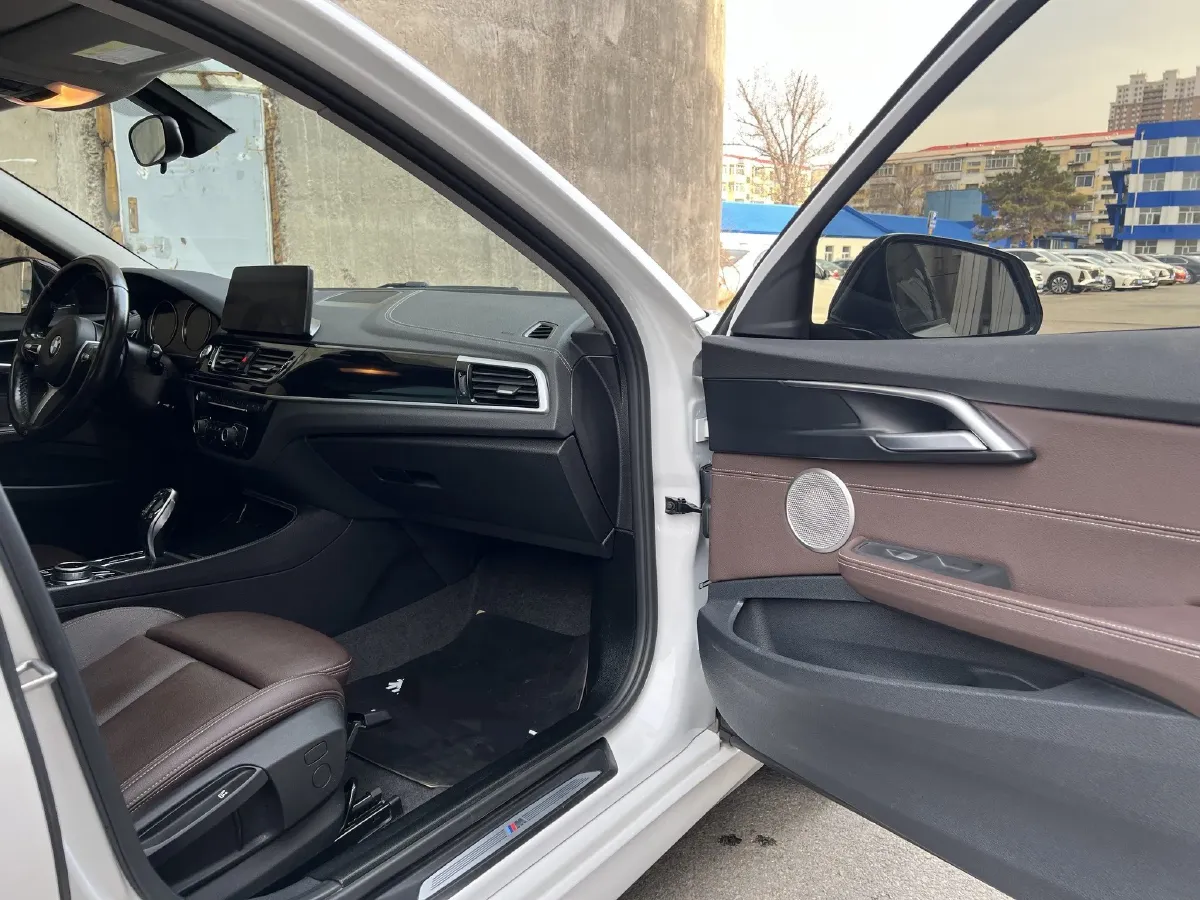 2023 BMW 1 Series 1.5T 136HP L3 7DCT,autocango,china used car exporter,china ev exporter,chinese used car exporter,chinese used ev exporter