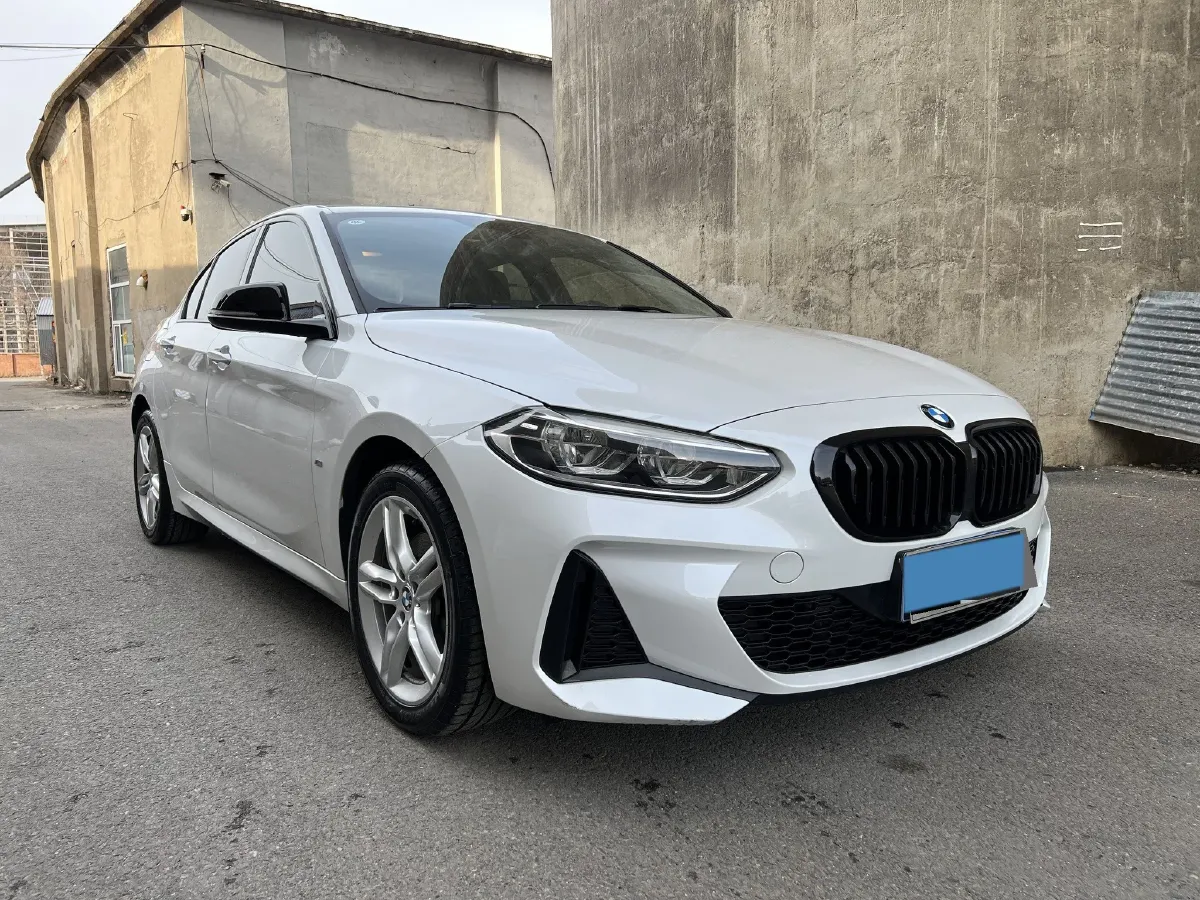 2023 BMW 1 Series 1.5T 136HP L3 7DCT,autocango,china used car exporter,china ev exporter,chinese used car exporter,chinese used ev exporter