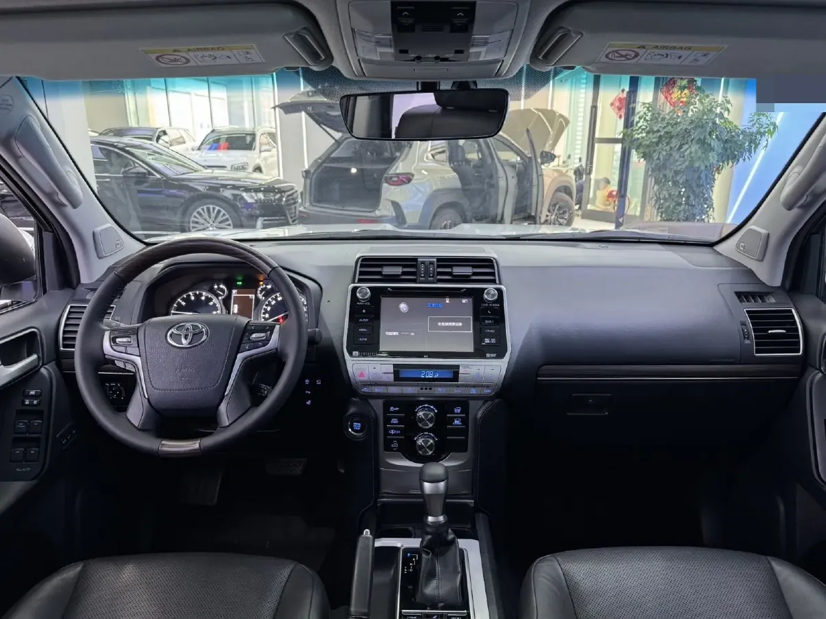 2018 Volvo XC90 2.0T 254HP L4 8AT,autocango,china used car exporter,china ev exporter,chinese used car exporter,chinese used ev exporter