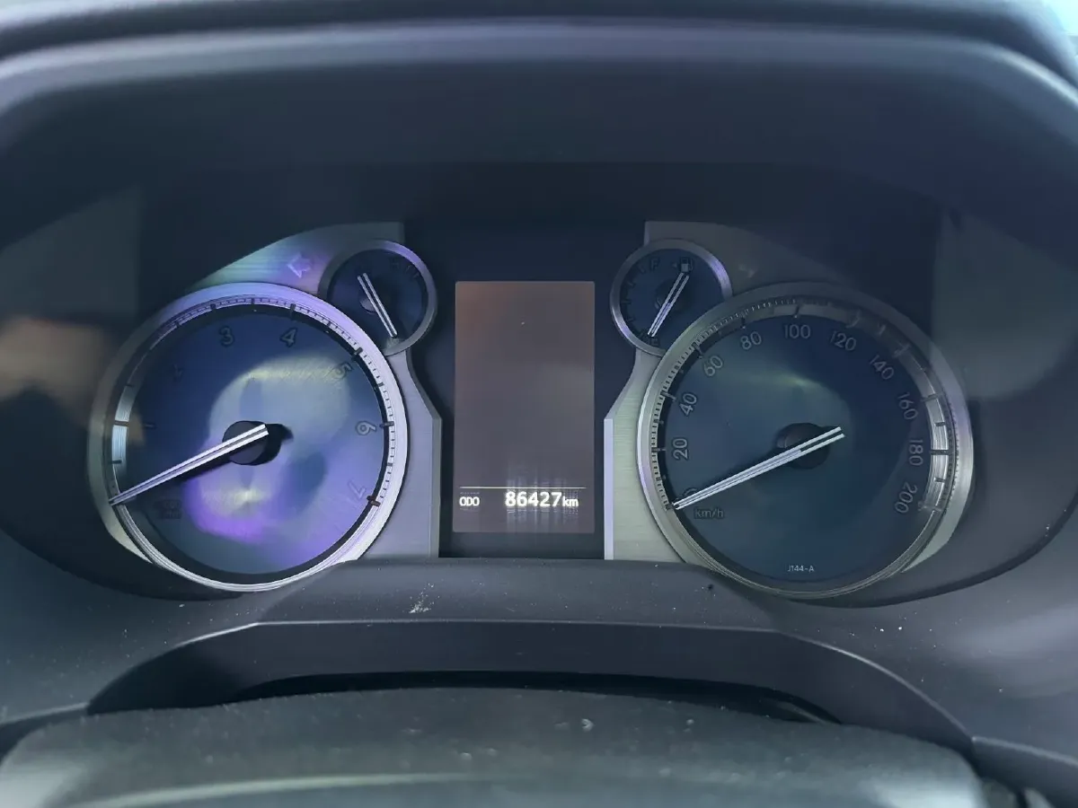 2018 Volvo XC90 2.0T 254HP L4 8AT,autocango,china used car exporter,china ev exporter,chinese used car exporter,chinese used ev exporter