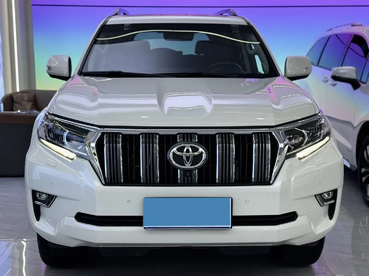 2018 Volvo XC90 2.0T 254HP L4 8AT,autocango,china used car exporter,china ev exporter,chinese used car exporter,chinese used ev exporter