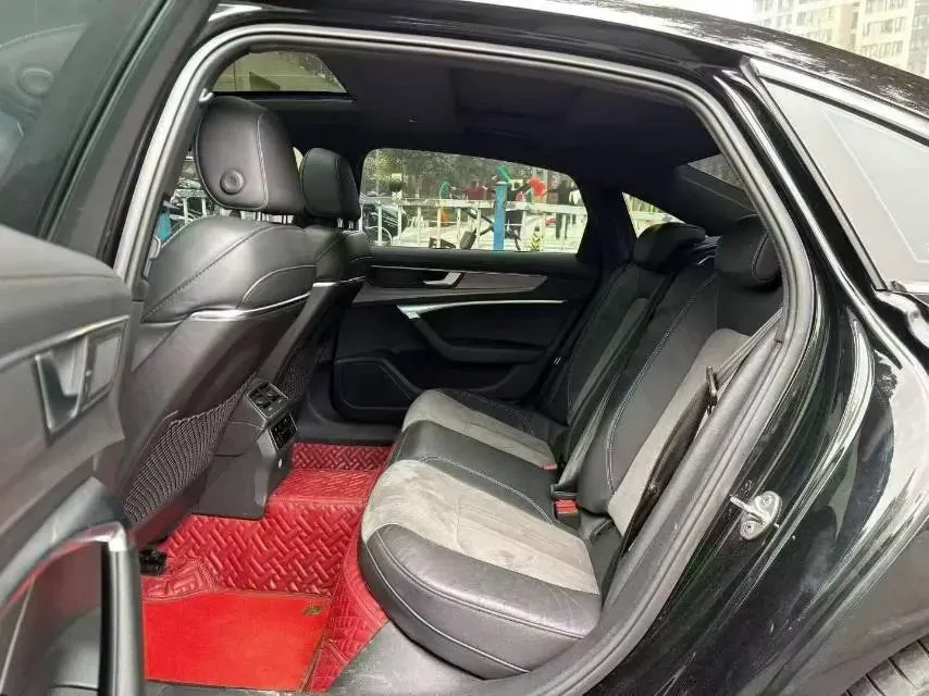 2022 Audi A6L 2.0T 224HP L4 7DCT,autocango,china used car exporter,china ev exporter,chinese used car exporter,chinese used ev exporter