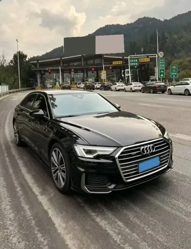 2022 Audi A6L 2.0T 224HP L4 7DCT,autocango,china used car exporter,china ev exporter,chinese used car exporter,chinese used ev exporter