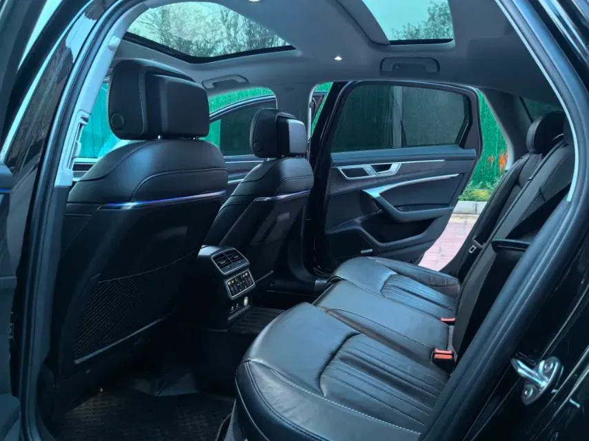 2023 Audi A6L 2.0T 245HP L4 7DCT,autocango,china used car exporter,china ev exporter,chinese used car exporter,chinese used ev exporter