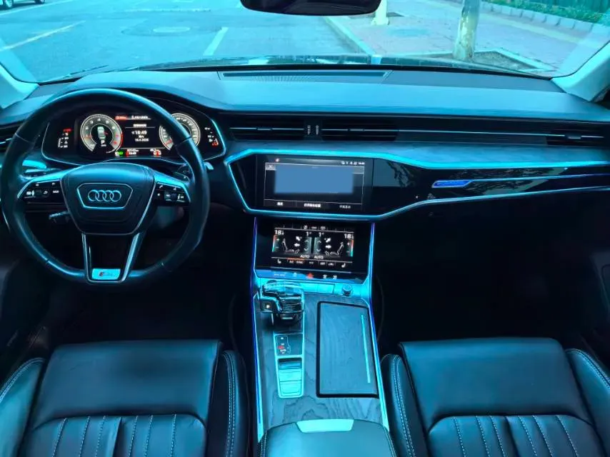 2023 Audi A6L 2.0T 245HP L4 7DCT,autocango,china used car exporter,china ev exporter,chinese used car exporter,chinese used ev exporter