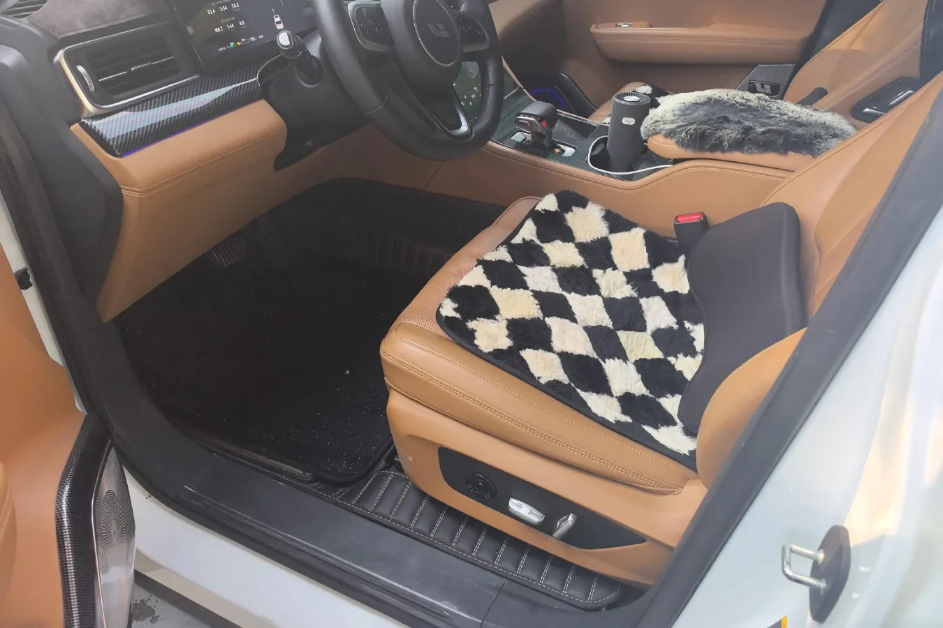 2020 Li ONE Range Extended 131HP REEV 40.5KWH,autocango,china used car exporter,china ev exporter,chinese used car exporter,chinese used ev exporter