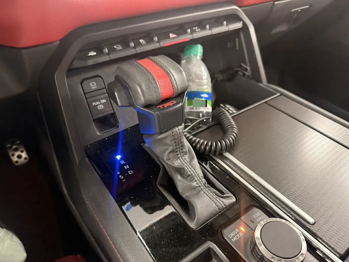 2023 HongQi H5 1.8T 197HP L4 8AT,autocango,china used car exporter,china ev exporter,chinese used car exporter,chinese used ev exporter