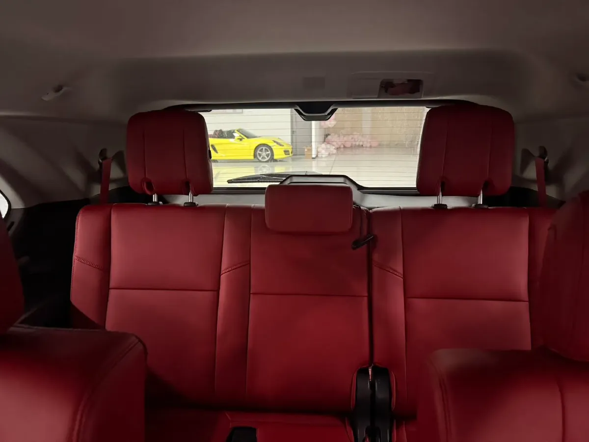 2023 HongQi H5 1.8T 197HP L4 8AT,autocango,china used car exporter,china ev exporter,chinese used car exporter,chinese used ev exporter