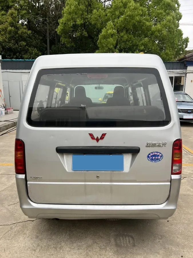 2015 WuLing ZhiGuang 1.2L 82HP L4 5MT,autocango,china used car exporter,china ev exporter,chinese used car exporter,chinese used ev exporter