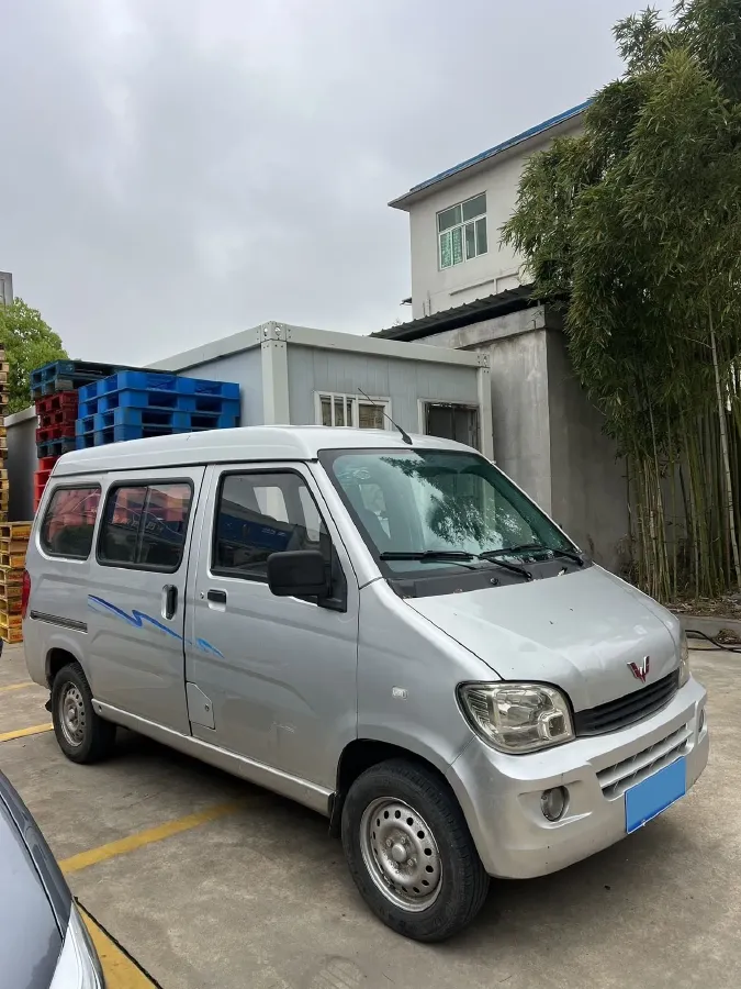 2015 WuLing ZhiGuang 1.2L 82HP L4 5MT,autocango,china used car exporter,china ev exporter,chinese used car exporter,chinese used ev exporter