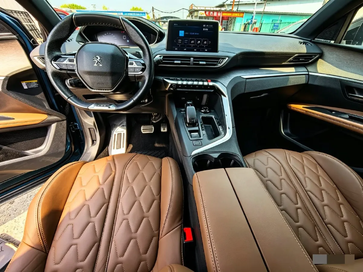 2017 Peugeot 5008 1.8T 204HP L4 6AT,autocango,china used car exporter,china ev exporter,chinese used car exporter,chinese used ev exporter