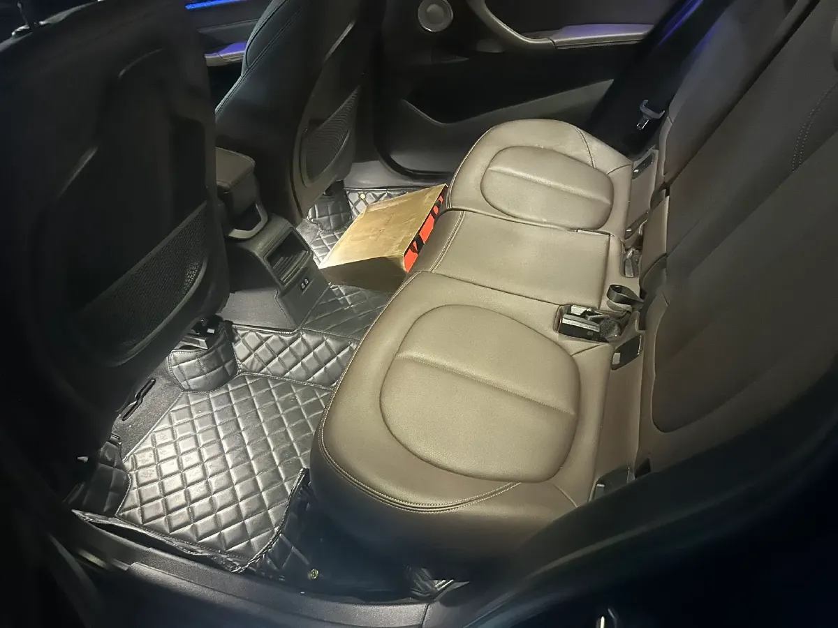 2021 BMW X1 1.5T 140HP L3 7DCT,autocango,china used car exporter,china ev exporter,chinese used car exporter,chinese used ev exporter