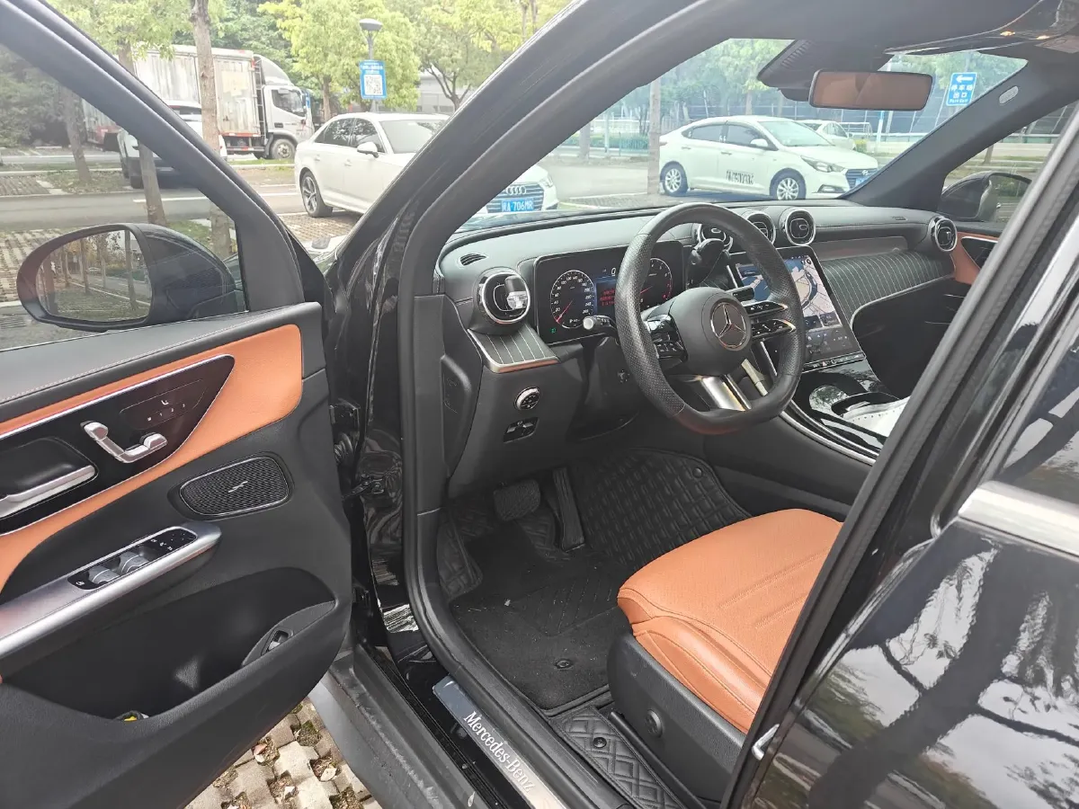 2023 Mercedes-Benz GLC Class 2.0T 204HP L4 9AT,autocango,china used car exporter,china ev exporter,chinese used car exporter,chinese used ev exporter