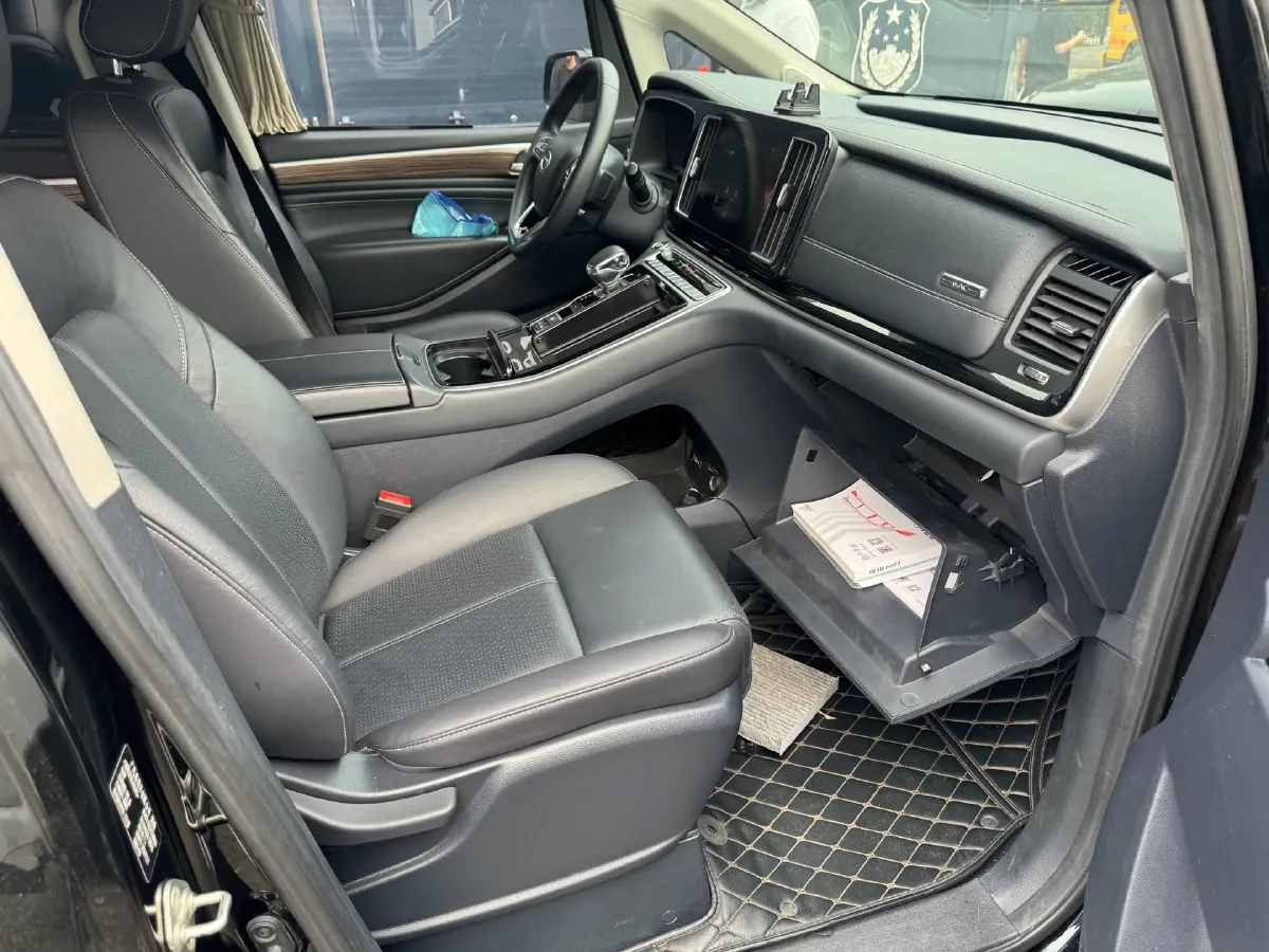 2021 GAC Trumpchi M8 2.0T 252HP L4 8AT,autocango,china used car exporter,china ev exporter,chinese used car exporter,chinese used ev exporter