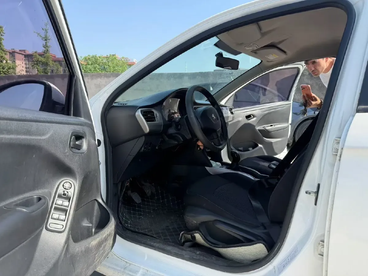 2018 Peugeot 301 1.6L 117HP L4 5MT,autocango,china used car exporter,china ev exporter,chinese used car exporter,chinese used ev exporter