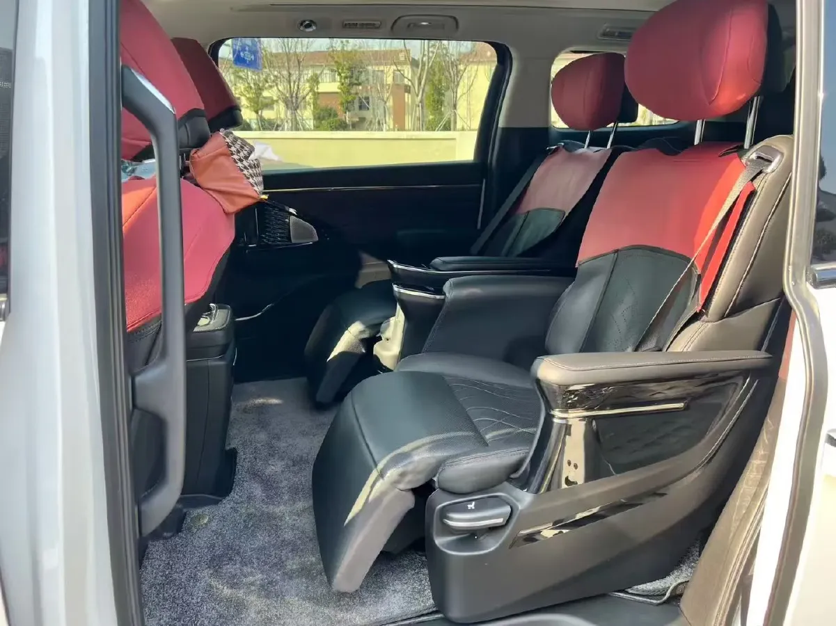 2024 GAC Trumpchi M8 2.0T 252HP L4 8AT,autocango,china used car exporter,china ev exporter,chinese used car exporter,chinese used ev exporter