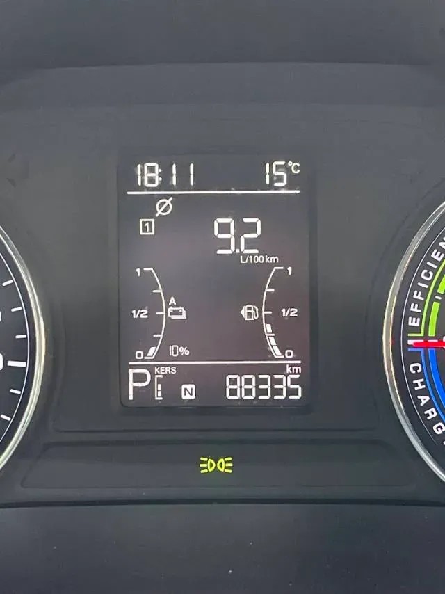 2021 Roewe i6 MAX 1.5T 169HP L4 AMT PHEV,autocango,china used car exporter,china ev exporter,chinese used car exporter,chinese used ev exporter