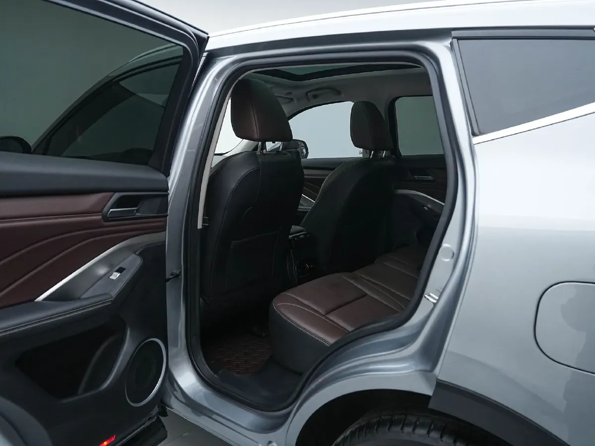 2021 WEY VV6 2.0T 227HP L4 7DCT,autocango,china used car exporter,china ev exporter,chinese used car exporter,chinese used ev exporter