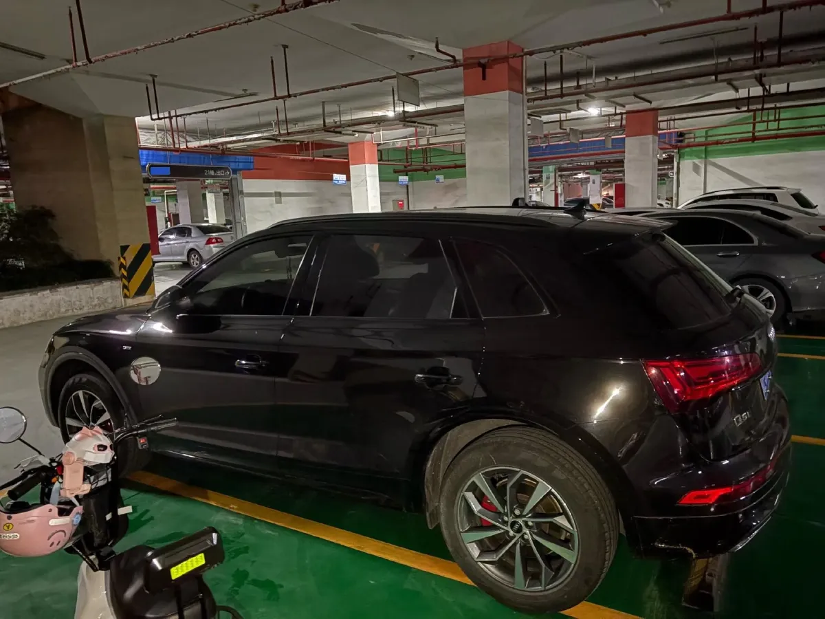2024 Audi Q5L 2.0T 245HP L4 7DCT,autocango,china used car exporter,china ev exporter,chinese used car exporter,chinese used ev exporter