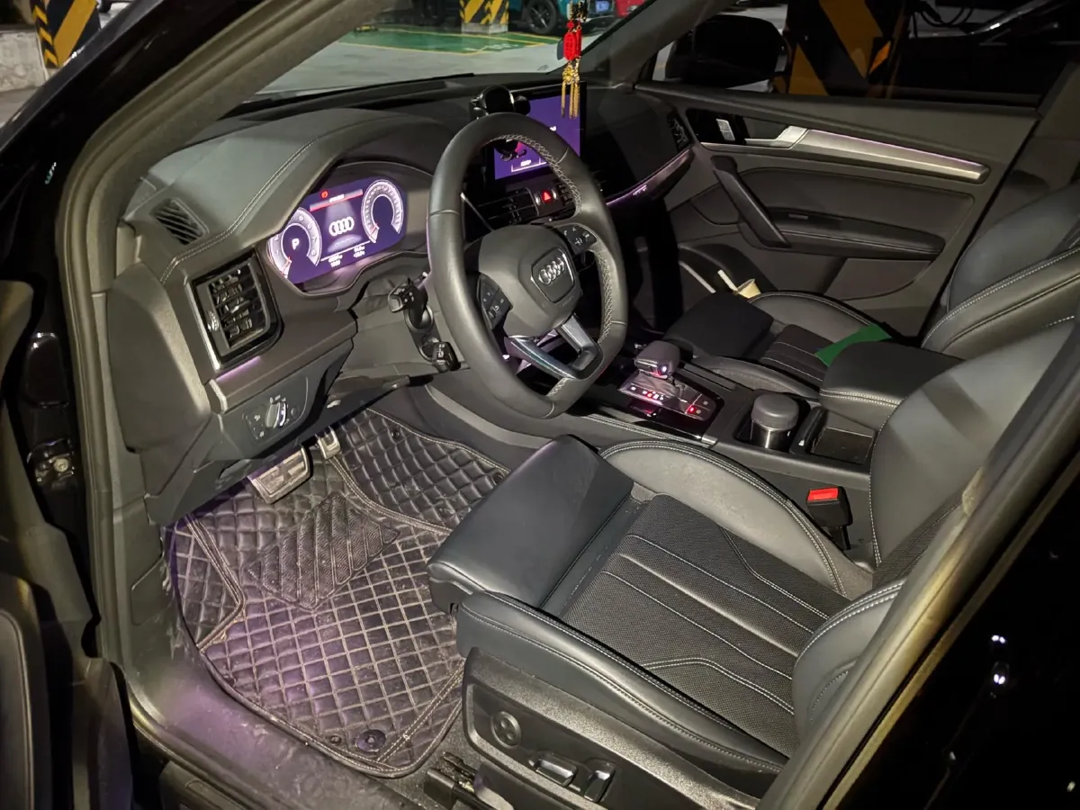 2024 Audi Q5L 2.0T 245HP L4 7DCT,autocango,china used car exporter,china ev exporter,chinese used car exporter,chinese used ev exporter