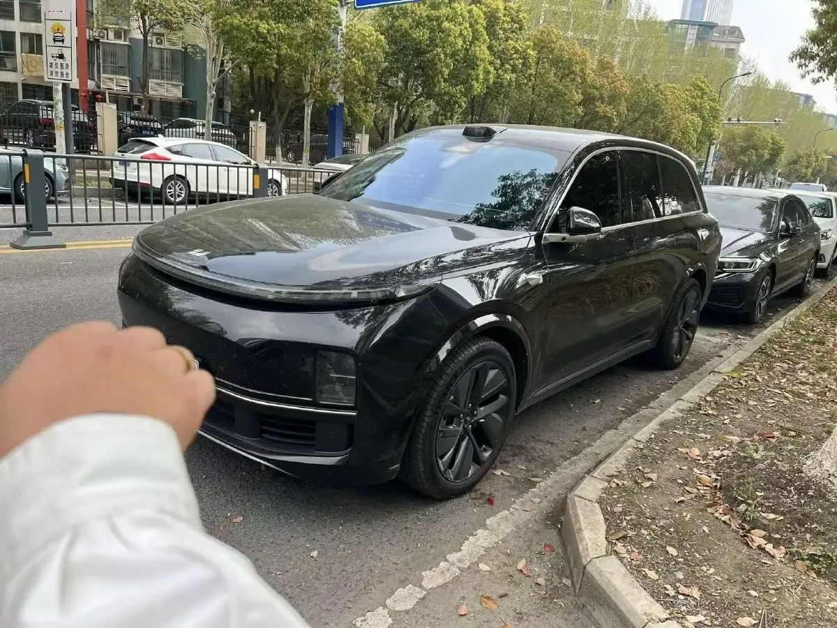 2024 Toyota Granvia 2.5L 189HP L4 E-CVT Hybrid,autocango,china used car exporter,china ev exporter,chinese used car exporter,chinese used ev exporter