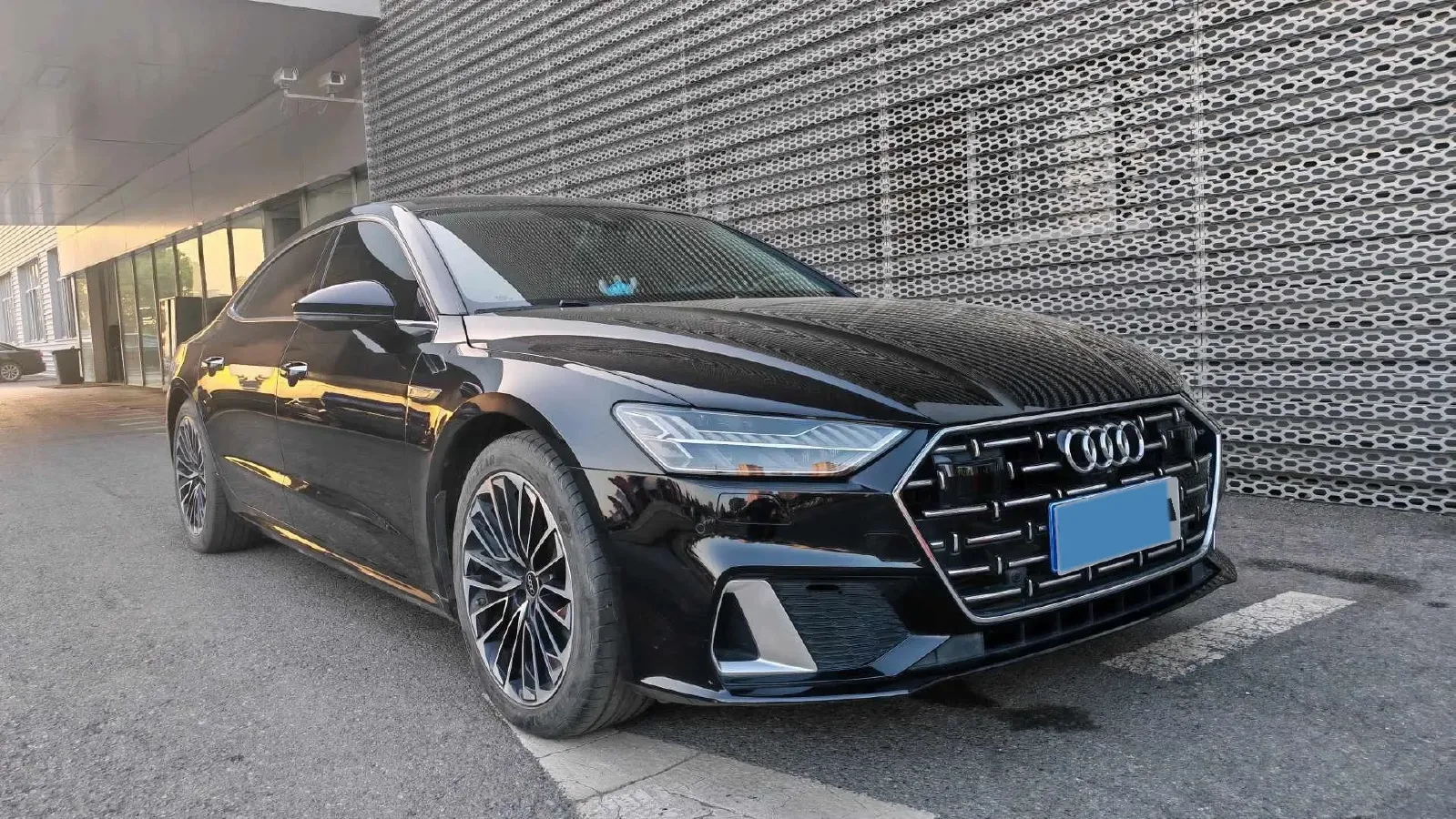 2024 Audi A7L 2.0T 245HP L4 7DCT,autocango,china used car exporter,china ev exporter,chinese used car exporter,chinese used ev exporter