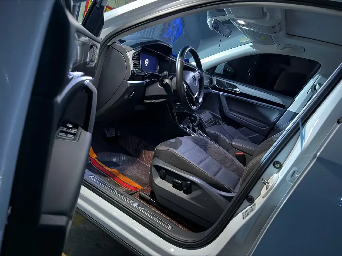 2022 Volkswagen Tayron 2.0T 186HP L4 7DCT,autocango,china used car exporter,china ev exporter,chinese used car exporter,chinese used ev exporter