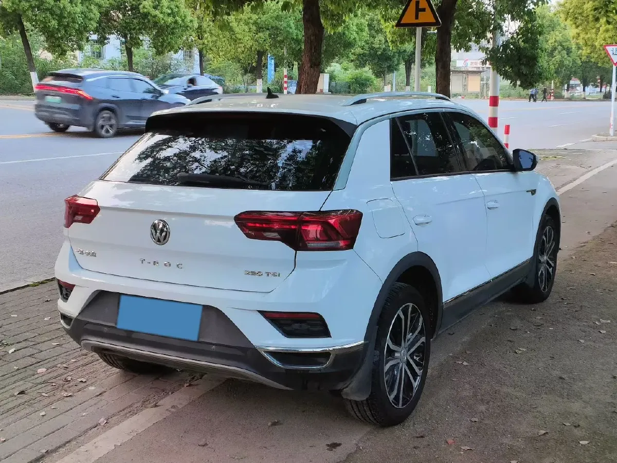 2021 Volkswagen T-Roc 1.4T 150HP L4 7DCT,autocango,china used car exporter,china ev exporter,chinese used car exporter,chinese used ev exporter