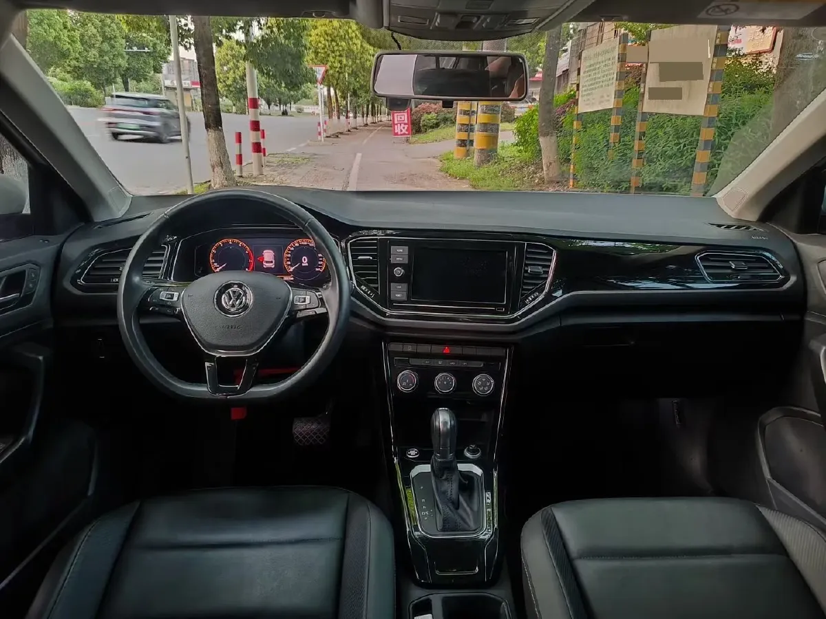 2021 Volkswagen T-Roc 1.4T 150HP L4 7DCT,autocango,china used car exporter,china ev exporter,chinese used car exporter,chinese used ev exporter