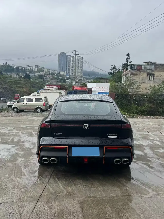 2023 ChangAn UNI-V 1.5T 188HP L4 7DCT,autocango,china used car exporter,china ev exporter,chinese used car exporter,chinese used ev exporter